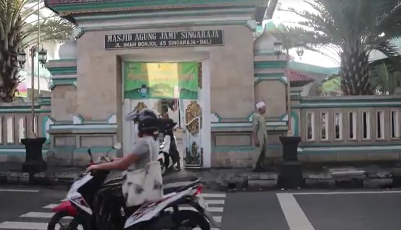 Bubur arab 1 Masjid Agung Jami Singaraja di Kabupaten Buleleng, Bali. (Foto: iNews.id/Pande Wismaya)