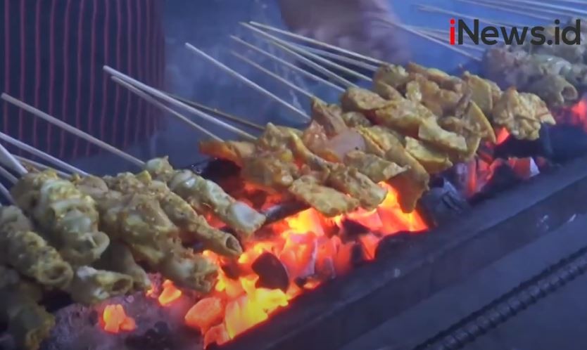 Sensasi Kuliner Sate Susu di Pasar Ramadan Denpasar