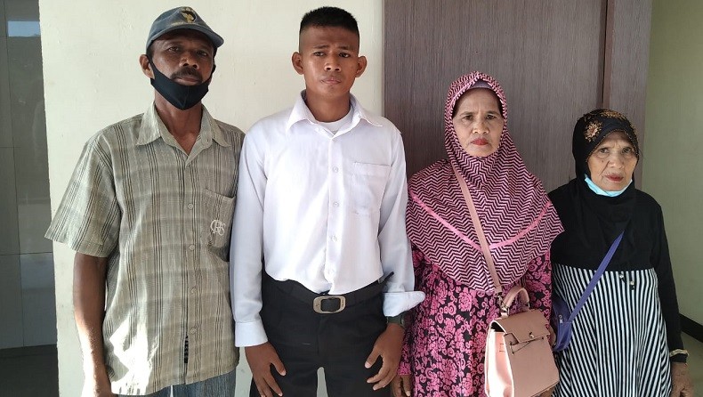 anak pedagang asongan lulus TNI AD