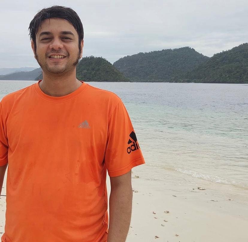 21a Rio Ferian Rio Reifan bunya gaya plesiran yang sederhana. (Foto: Instagram/Rio Reifan)
