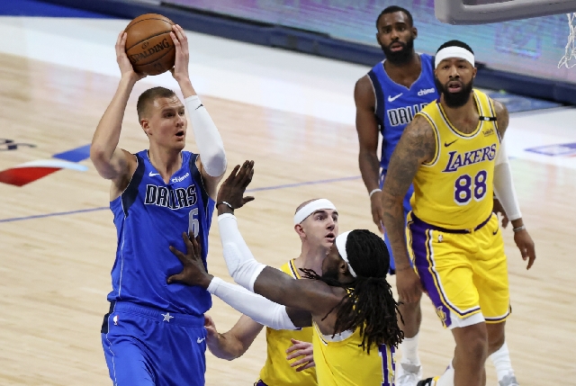 Hasil NBA 2020-2021: Tumbang di Markas Dallas Mavericks, LA Lakers Kalah 24 Kali Musim Ini