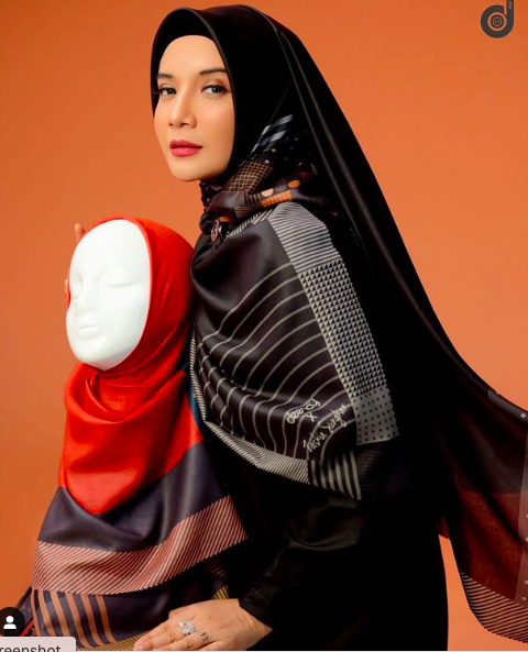 Artis Punya Bisnis Fashion Muslim. (Foto: Instagram)