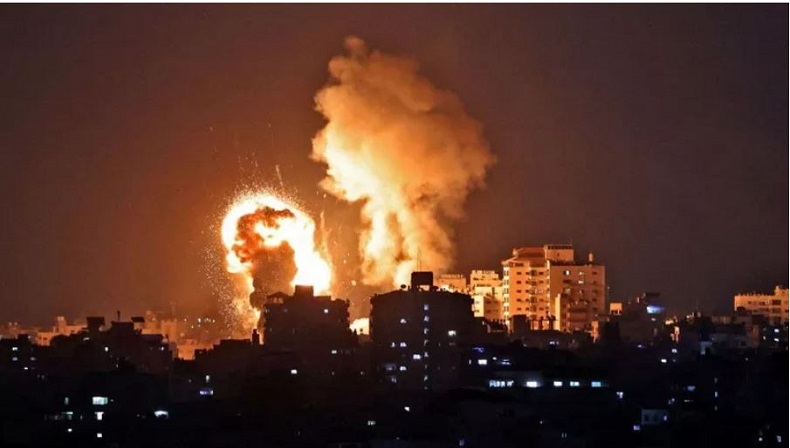 Militer Israel Bagi Rekaman Serangan Udara, Rudal Hantam 130 Target 