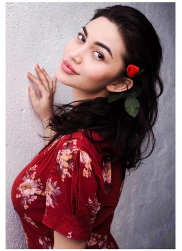 Artis Indonesia dengan Bibir Terseksi. (Foto: Instagram)
