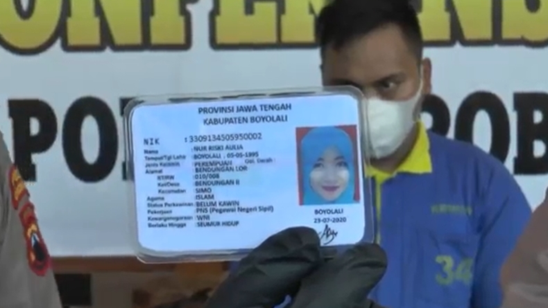 Warga Lampung yang menipu pria di Grobogan hingga Rp650 juta. Dia mengaku sebagai perempuan (Rustaman Nusantara/iNews)