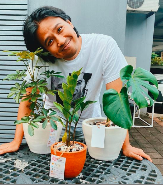 Screen Shot 2021 06 23 At 16 27 06 Deretan artis cilik yang sudah dewasa ini masih eksis berkarier di dunia film dan tarik suara. (Foto: Instagram)