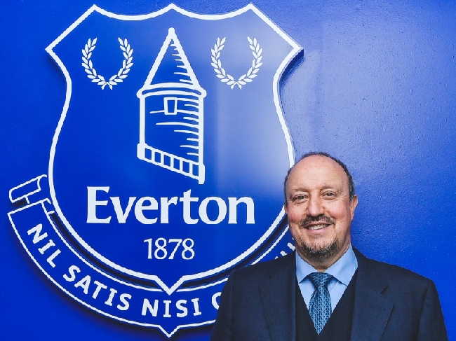 Everton mengumumkan Rafael Benitez sebagai pelatih barunya mulai musim depan. Mantan pelatih Liverpool ini menggantikan Carlo Ancelotti. (foto: ESPNFC)