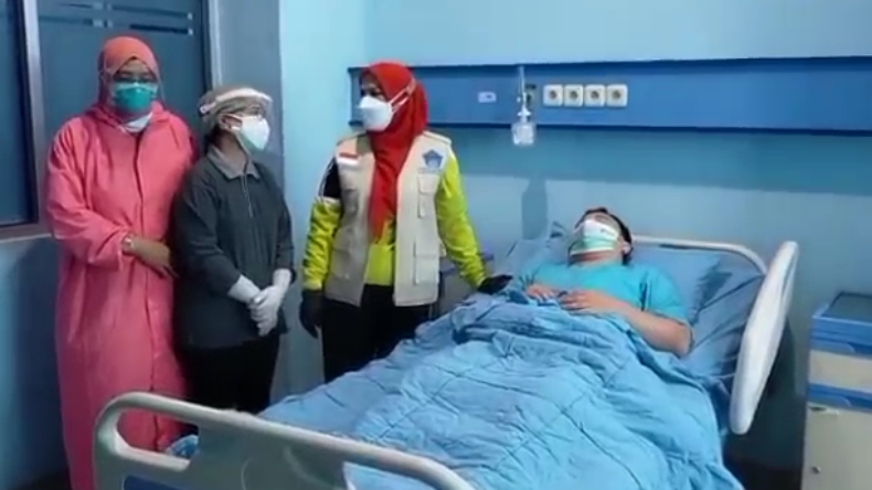 Perawat atau nakes di Puskesmas Bandarlampung dipukuli tiga orang tak dikenal karena ingin meminjam tabung oksigen (Andres Afandi/MNC Portal)