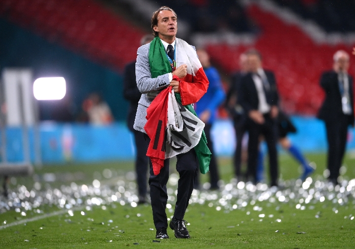 Roberto Mancini usai mengantar Italia juara Euro 2020 (Foto: Reuters)