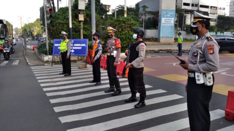 Penyekatan Fatmawati Tmc Penyekatan PPKM Level 4 di Jalan Fatmawati, Jakarta Selatan, Selasa (27/7/2021). (Foto: TMC Polda Metro).