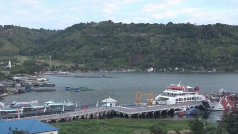 Salah satu pelabuhan di kawasan Danau Toba yang selesai direvitalisasi. (ANTARA/Donny)