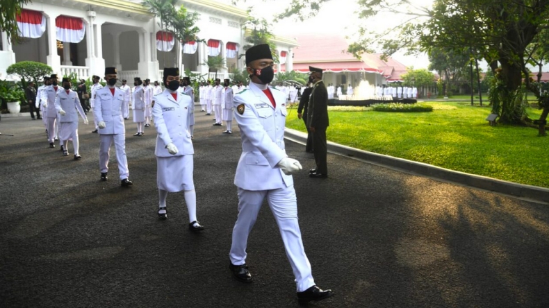 Tim Indonesia Tangguh Paskibraka 2021 Tim Indonesia Tangguh dari Pasukan Pengibar Bendera Pusaka (Paskibraka) akan mengibarkan bendera Merah Putih pada Upacara Peringatan Detik-Detik Proklamasi di Istana Merdeka, Jakarta, pada Selasa, 17 Agustus 2021. (Foto: BPMI Setpres)