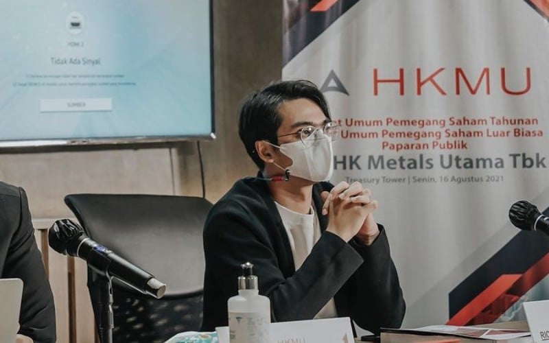 Aktor Ricky Harus jadi komisaris HK Metals Utama. Foto: Instagram Ricky Harun