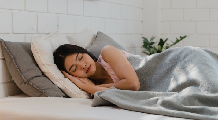Doa Tidur dan Sesudah Bangun Tidur dalam Islam Beserta Artinya
