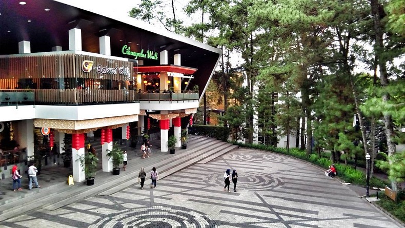CIHAMPELAS WALK (CIWALK) Cihampelas Walk (Ciwalk), Jalan Cihampelas, Kota Bandung. (Foto: istimewa)