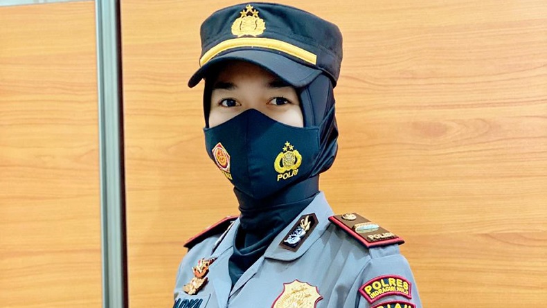 Polwan yang jadi Kapolsek Batang Gansal Kapolsek Batang Gansal, Ipda Nadya. (Foto: iNews/Banda Harudin).