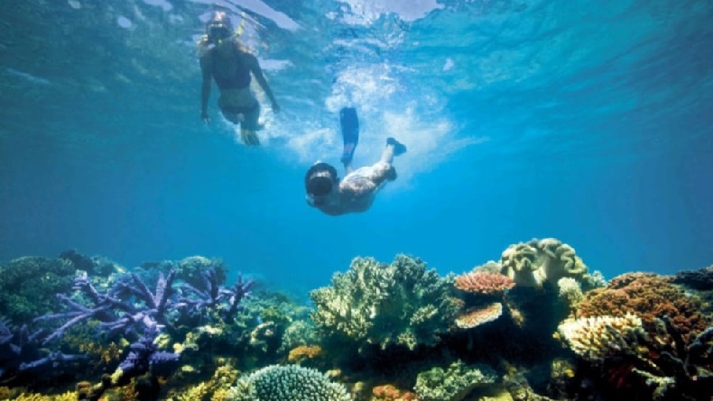 Menyelam atau snorkling di Pantai Pangandaran jadi pengalaman tak terlupakan. (Foto: istimewa/mygreencanyon.com)