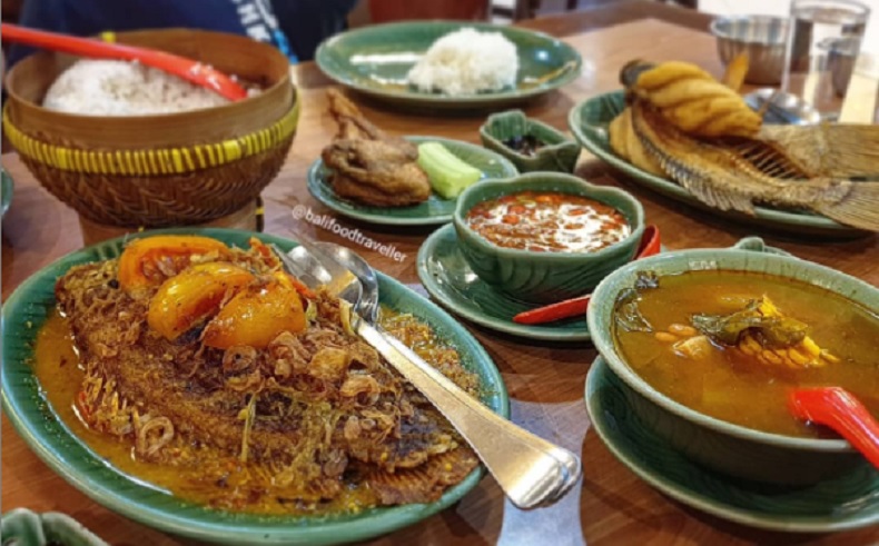 Ikan Bakar Cianjur Renon Ikan Bakar Cianjur Renon, Denpasar, Bali (Foto: @balifoodtraveler)
