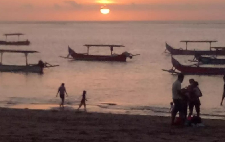 Pantai Jerman Bali Pantai Jerman Bali (Foto: Instagram @ayu_d3vi)