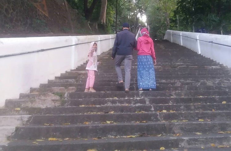 Kawasan Makam Raja Pajimatan Imogiri menjadi salah tempat jogging di Bantul Yogyakarta. (Foto: IG/Luthfi-kalila)