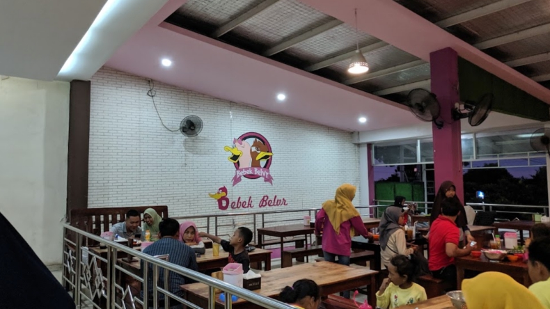 Tempat kuliner di Metro Lampung-5 Tempat kuliner di Metro Lampung, Pondok Makan Bebek Belur (Dokumen Rahmat Kurdiyanto)