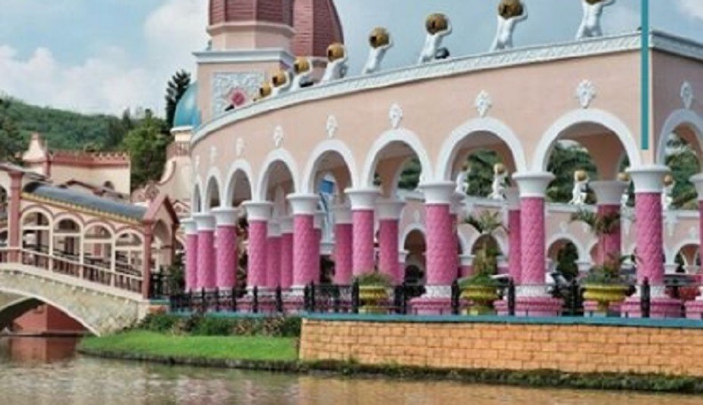 Venice Cipanas Tempat Wisata di Cianjur yang bisa dikunjungi keluarga adalah Little Venice Kota Bunga Cipanas. (Foto: Instagram/@villa_puncak13)