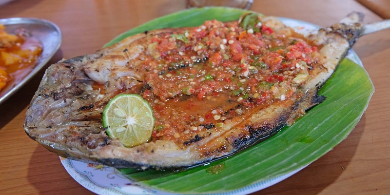 Taman Jaya Ujung Kulon Menu ikan pencak bandeng tanpa duri menjadi favorit di rumah makan Taman Jaya Ujung Kulon, CIlegon, Banten. (foto: Istimewa)