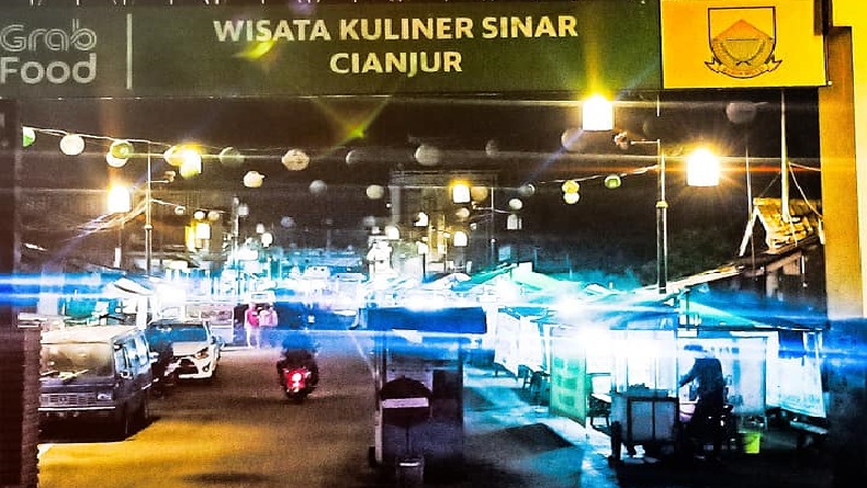 WISATA KULINER SINAR CIANJUR Wisata Kuliner Sinar Cianjur lokasi favorit warga Cianjur. (Foto: Facebook/@CIANJURTEA/@Andreesjack)