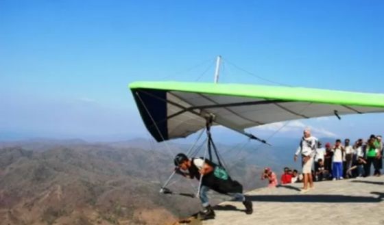 Tempat Wisata di Sumbawa Barat NTB, Bersantai dan Manjakan Diri di Pantai