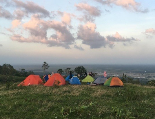 Tempat camping di Tanah Laut Kalimantan Selatan, Bukit Gelatik (Foto: Instagram/Muthiah Ar)