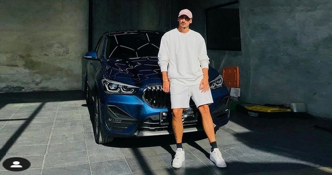 Mantan Pacar Cinta Laura.