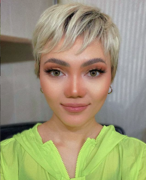 Screen Shot 2021 10 17 At 14 44 08 Pelawak perempuan Tanah Air dikenal fenomenal dengani kisah asmara yang tak biasa. (foto: Instagram)