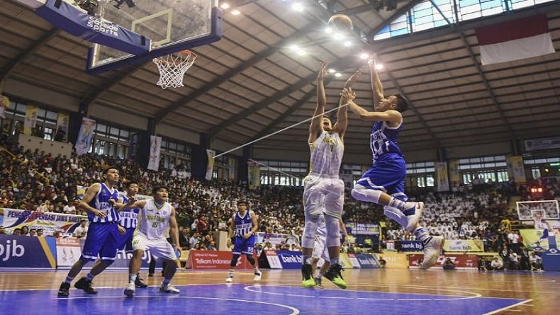CTRA ARENA Tim basket profesional berlaga di GOR C-Tra Arena, Kota Bandung. (Foto: ANTARA)