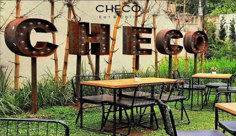 Checo Eat & Chill menjadi tempat yang cocok untuk nongkrong bersama teman. (Foto: Instagram/@checoeatandchill)