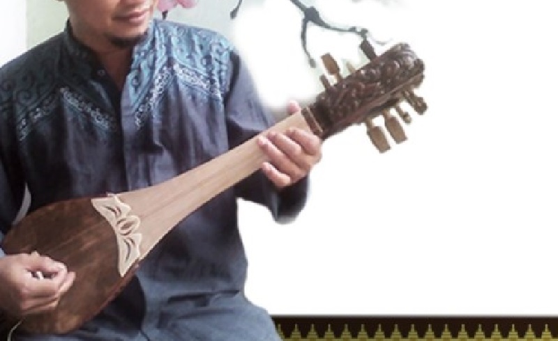 Alat musik daerah Pringsewu Lampung, salah satunya Gambus Lunik. (Foto: Instagram @agussanigani)