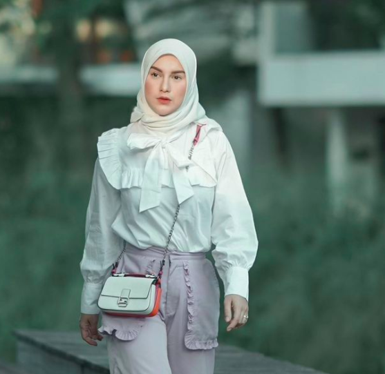 Irish Bella Dikira Kristen, Artis Ini muslim sejak lahir. (Foto: Instagram)