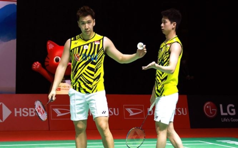 Pebulu tangkis ganda putra Indonesia, Marcus Gideon/Kevin Sanjaya saat tampil di Indonesia Masters 2021. (Foto: Twitter/@INABadminton)