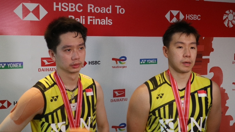 Marcus Fernaldi Gideon/Kevin Sanjaya Sukamuljo kalah dari duo Jepang Takuro Hoki/Yugo Kobayashi di final Indonesia Masters 2021. Ini penyebabnya. (foto: MPI/Bagas).