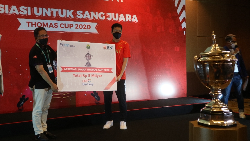 Tim Piala Thomas Indonesia mendapat guyuran bonus Rp5 miliar usai membawa pulang trofi bergengsi di kategori beregu putra dunia. (foto: MPI/Bagas).