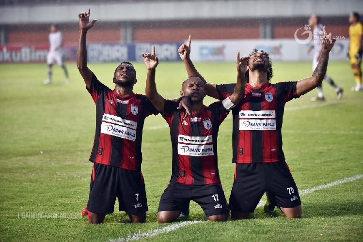 Persipura Jayapura menang 2-1 atas Tira Persikabo pada lanjutan Liga 1 musim 2021/2022 di Stadion Maguwoharjo, Sleman, Senin (22/11/2021). (foto: Ligaindonesiabaru.com)