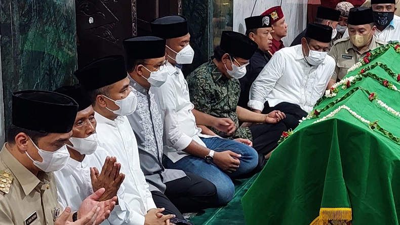 Gubernur DKI Jakarta Anies Baswedan Ikut Sholat Jenazah Haji Lulung di Kebon Jeruk