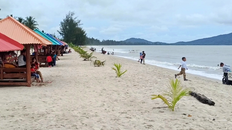 Pantai Tuing Indah, tempat wisata yang sangat cocok dijadikan tempat liburan bersama keluarga (Haryanto/MNC Portal)