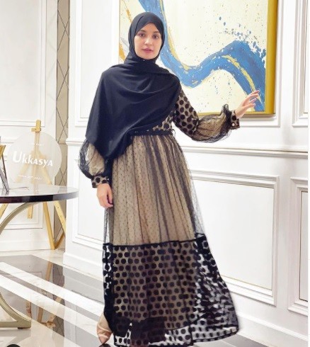 23 Shireen Sungkar Deretan artis istiqomah berhijab bikin pangling. (Foto: Instagram)