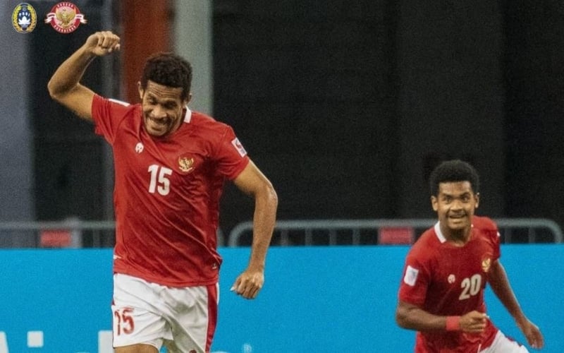 Gelandang Timnas Indonesia, Ricky Kambuaya (kiri) merayakan gol ke gawang Thailand pada laga leg kedua final Piala AFF 2020 di Stadion National, Singapura, Sabtu (1/1/2022). (Foto: Instagram/@PSSI)