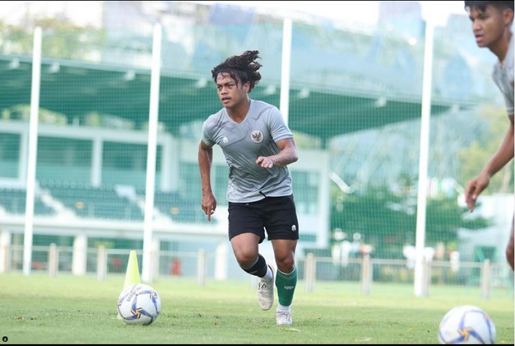 Andre Oktaviansyah mengaku pernah kesal dengan pelatih Timnas Indonesia, Shin Tae-yong. Dia mengaku sempat tak suka dengan cara latihan Shin Tae-yong. (foto: Instagram/AndreOktaviansyah).