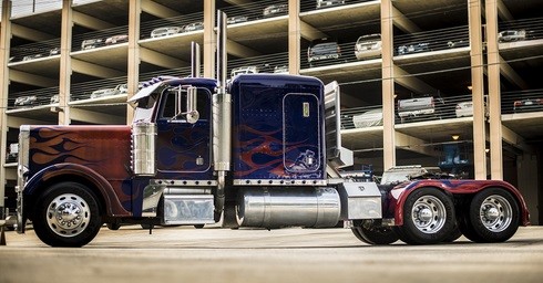 optimus prime 2007 truck