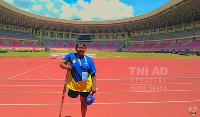 Maria Adella saat mengikuti Pekan Paralimpik Nasional (Peparnas) 2021 di Papua. (YouTube TNI AD).