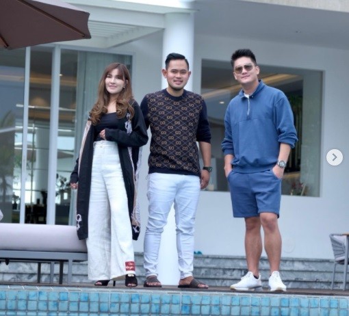 Deretan rumah mewah milik Crazy Rich di Indonesia. (Foto: YouTube)