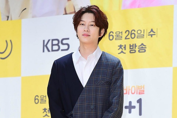 Artis Korea yang suka ciuman sesama jenis lainnya Heechul dari Super Junior. (Foto: Soompi)