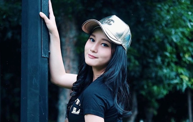 Artis Indonesia yang menikah dengan bule mualaf, Baby Margaretha. (Foto: IG)